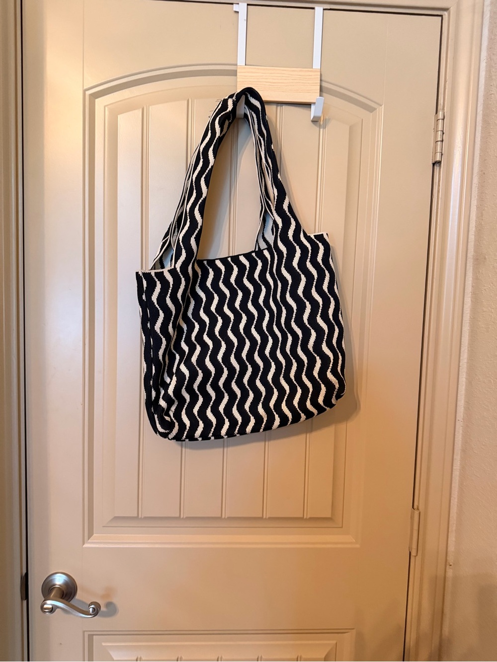 Black and White Zigzag Tote Bag - Casual Everyday Shoulder Bag